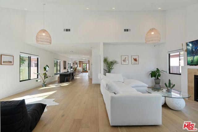 1861 W 38th Street, Los Angeles, CA 90062