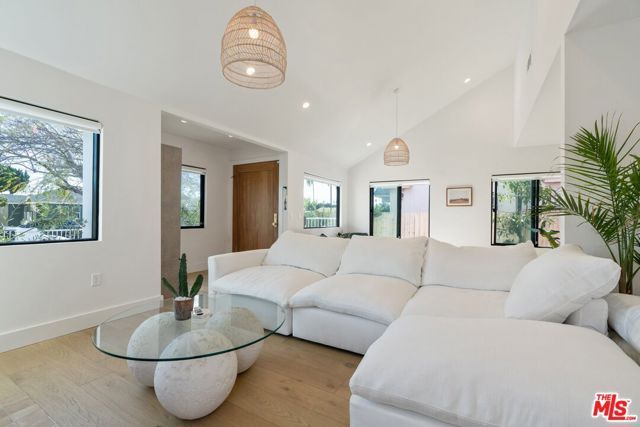 1861 W 38th Street, Los Angeles, CA 90062