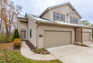 324 Stratford Lane, Lake Orion, MI 48360
