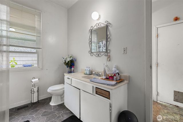 3322 3324 S 10th Street, Tacoma, WA 98405