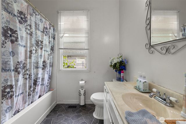 3322 3324 S 10th Street, Tacoma, WA 98405
