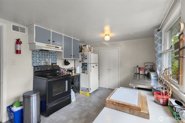3322 3324 S 10th Street, Tacoma, WA 98405