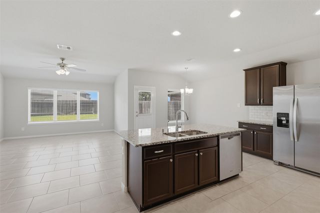 18326 Pin Oak Lake Drive, Richmond, TX 77407