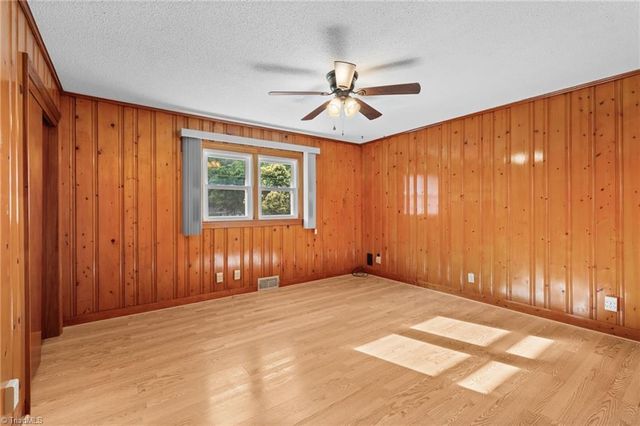 3966 Ebert Road, Winston-salem, NC 27127