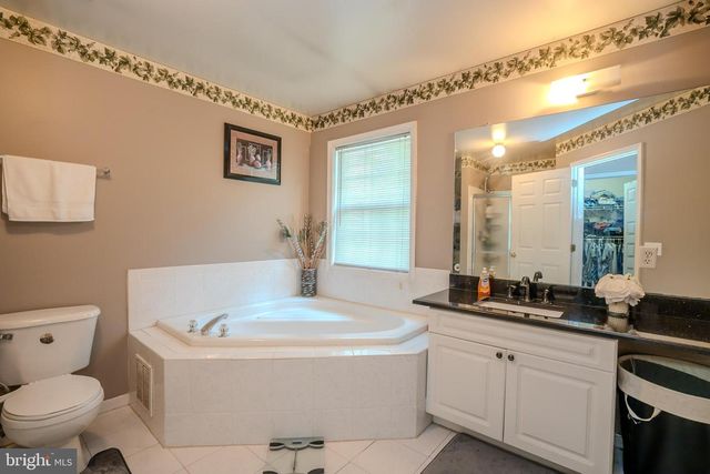 76 TENNYSON, East Windsor, NJ 08520
