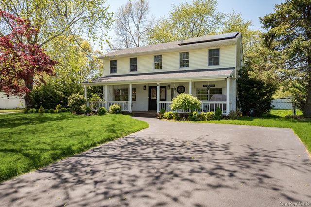 14 Evelyn Road, Port Jefferson Station, NY 11776