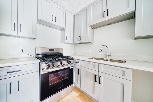 1424 Marshall Street 9, Houston, TX 77006