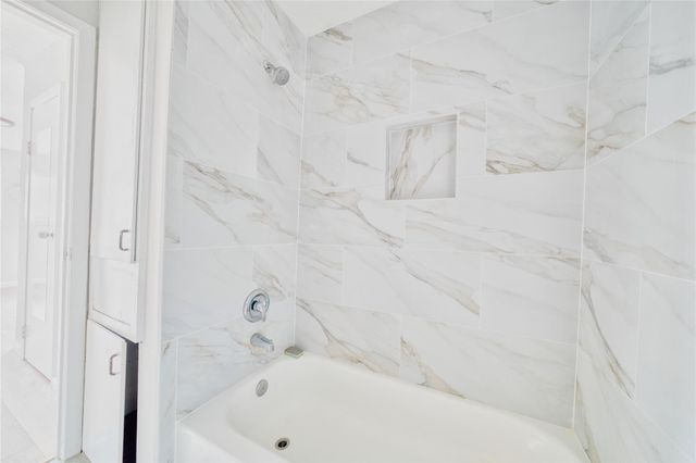 1424 Marshall Street 9, Houston, TX 77006