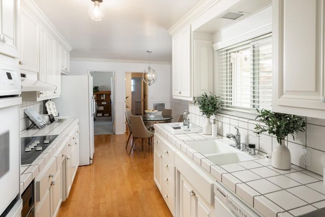 807 University Avenue, Los Altos, CA 94024