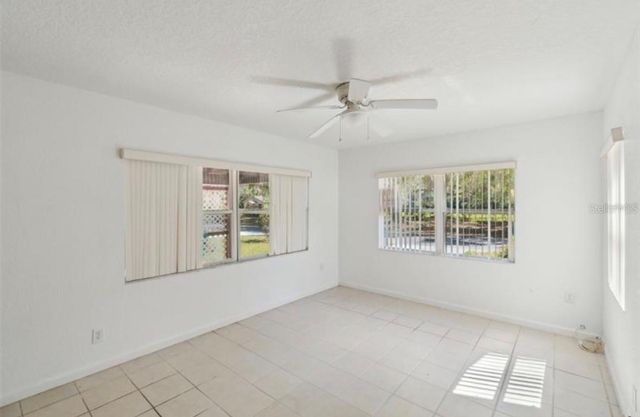 612 KENSINGTON STREET, Eustis, FL 32726