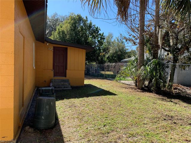 612 KENSINGTON STREET, Eustis, FL 32726
