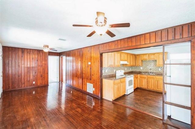 612 KENSINGTON STREET, Eustis, FL 32726