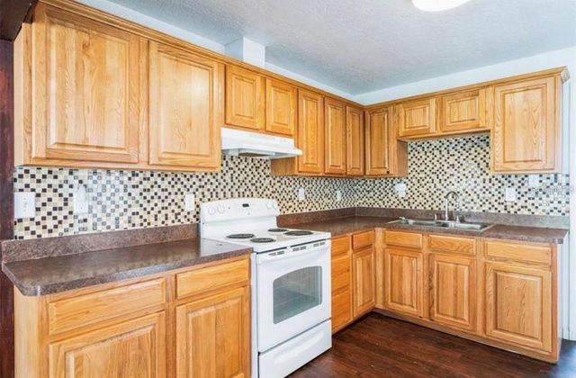 612 KENSINGTON STREET, Eustis, FL 32726