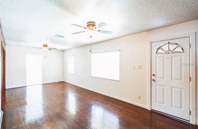 612 KENSINGTON STREET, Eustis, FL 32726