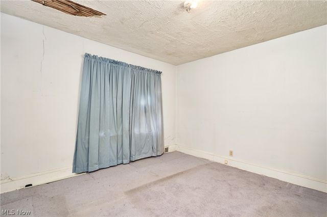 939 Lovers Lane, Akron, OH 44306