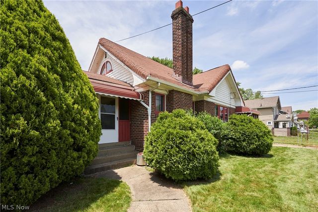 939 Lovers Lane, Akron, OH 44306
