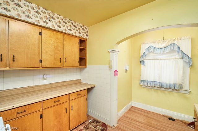 939 Lovers Lane, Akron, OH 44306