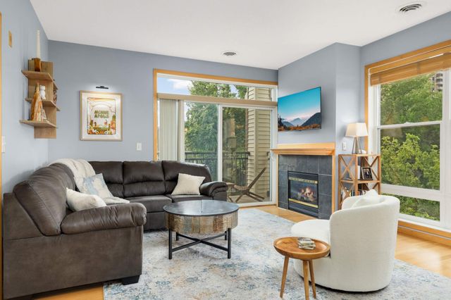 301 Oak Grove Street 414, Minneapolis, MN 55403