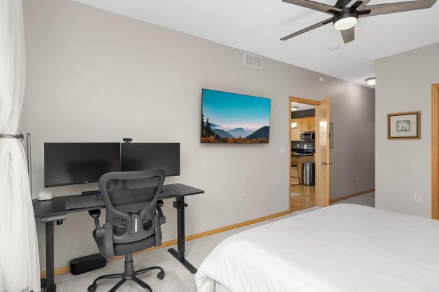 301 Oak Grove Street 414, Minneapolis, MN 55403