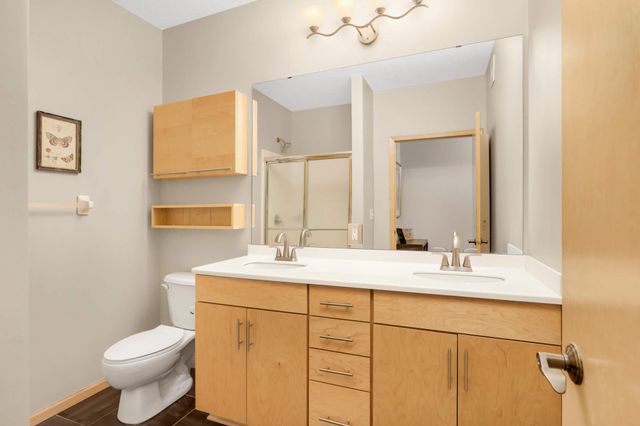 301 Oak Grove Street 414, Minneapolis, MN 55403