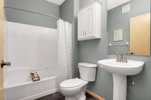 301 Oak Grove Street 414, Minneapolis, MN 55403