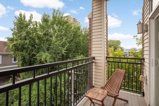 301 Oak Grove Street 414, Minneapolis, MN 55403