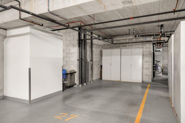 301 Oak Grove Street 414, Minneapolis, MN 55403