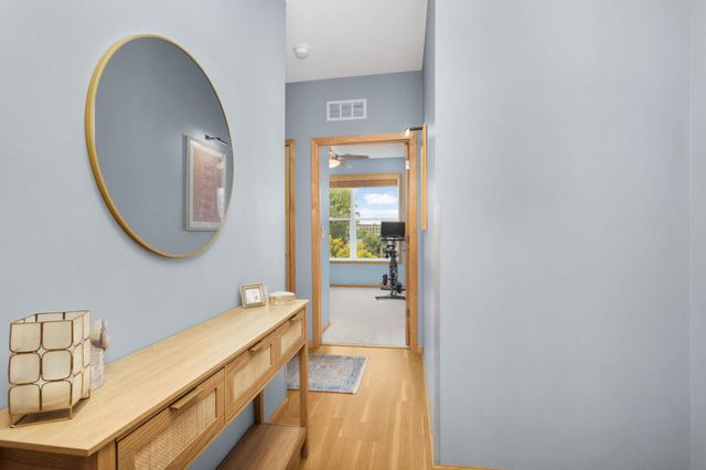 301 Oak Grove Street 414, Minneapolis, MN 55403