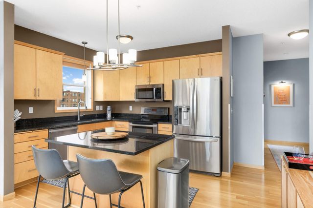 301 Oak Grove Street 414, Minneapolis, MN 55403