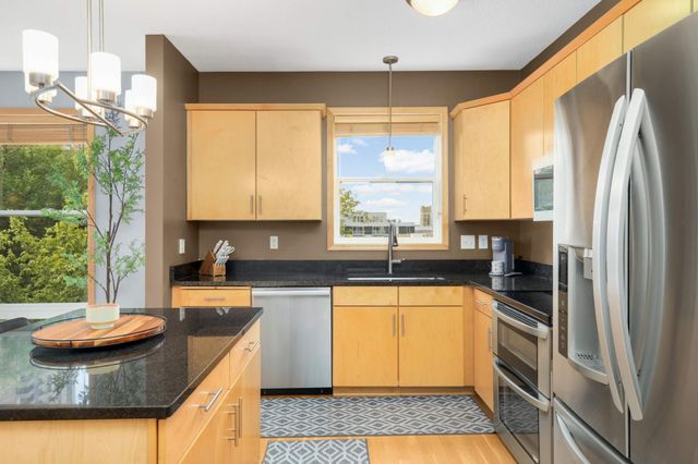 301 Oak Grove Street 414, Minneapolis, MN 55403