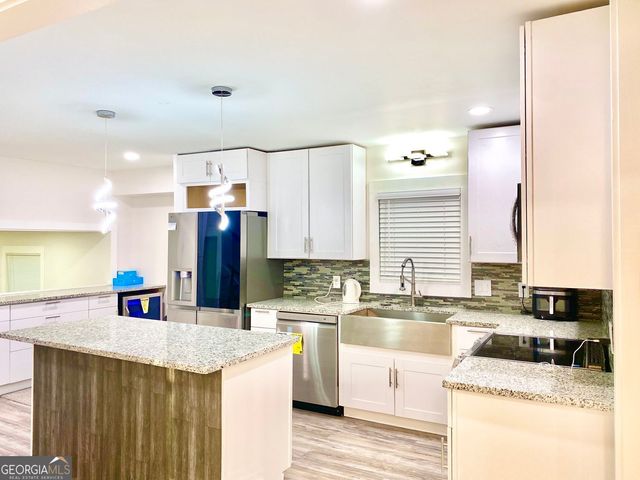 5390 Rockbridge Road, Stone Mountain, GA 30088