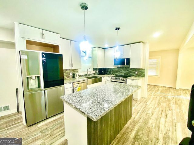 5390 Rockbridge Road, Stone Mountain, GA 30088