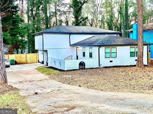 5390 Rockbridge Road, Stone Mountain, GA 30088