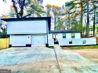 5390 Rockbridge Road, Stone Mountain, GA 30088