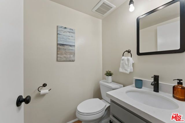 2677 Centinela Avenue 402, Santa Monica, CA 90405