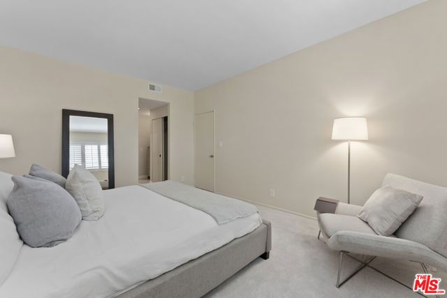 2677 Centinela Avenue 402, Santa Monica, CA 90405