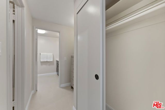 2677 Centinela Avenue 402, Santa Monica, CA 90405