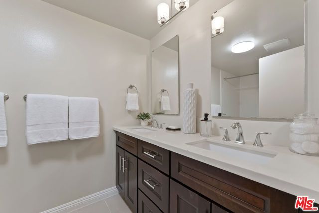 2677 Centinela Avenue 402, Santa Monica, CA 90405