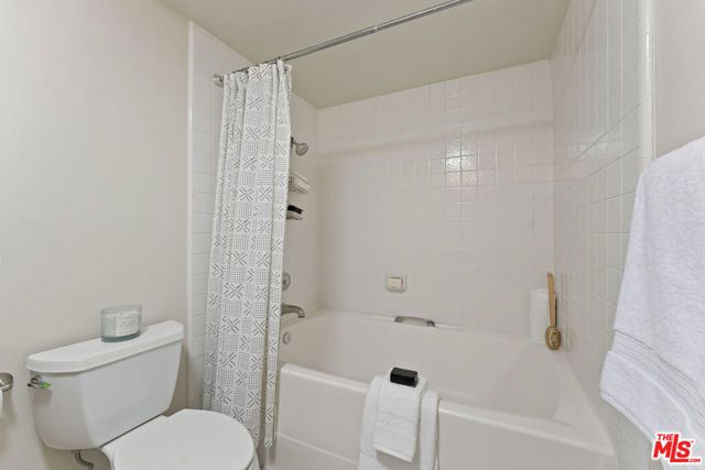 2677 Centinela Avenue 402, Santa Monica, CA 90405