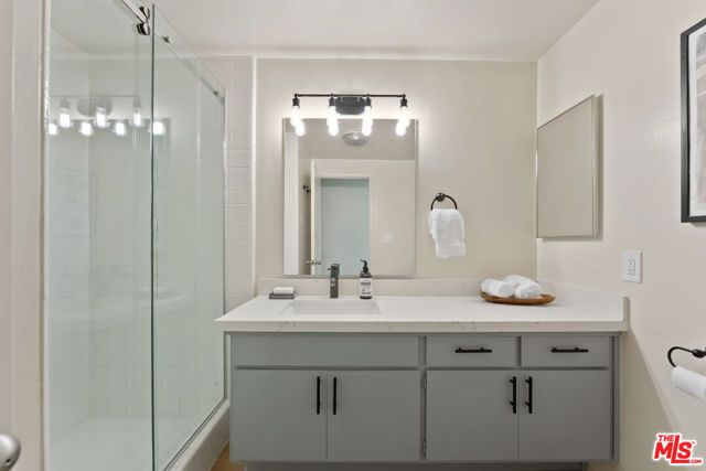 2677 Centinela Avenue 402, Santa Monica, CA 90405