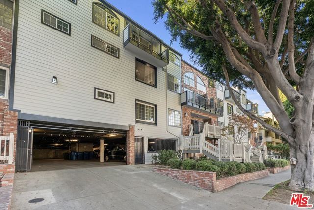 2677 Centinela Avenue 402, Santa Monica, CA 90405