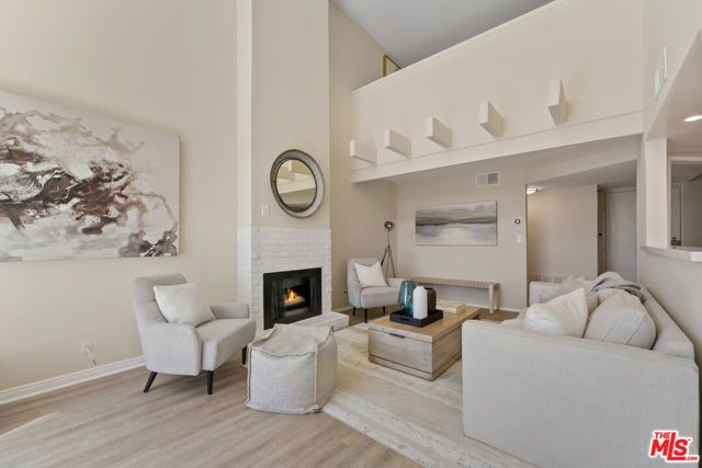 2677 Centinela Avenue 402, Santa Monica, CA 90405