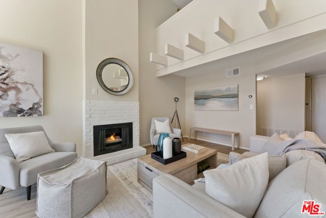 2677 Centinela Avenue 402, Santa Monica, CA 90405