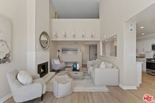 2677 Centinela Avenue 402, Santa Monica, CA 90405