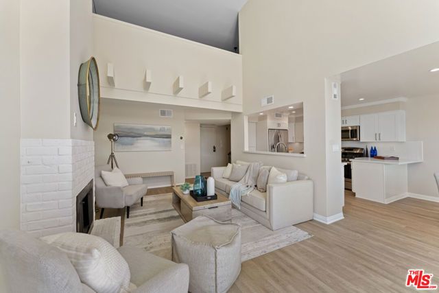 2677 Centinela Avenue 402, Santa Monica, CA 90405