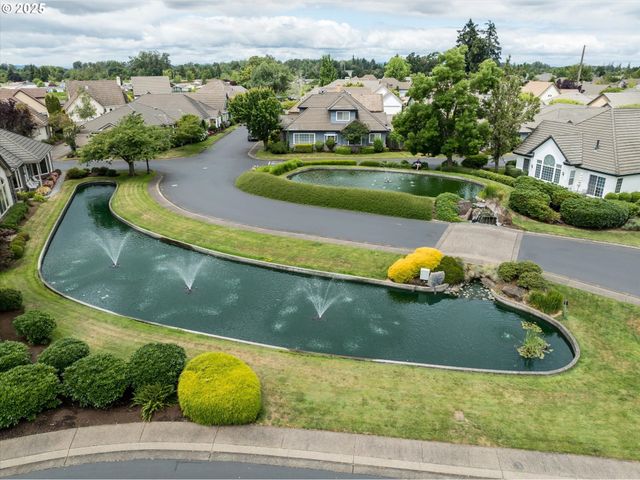 2063 LAKE WIND Dr, Eugene, OR 97408