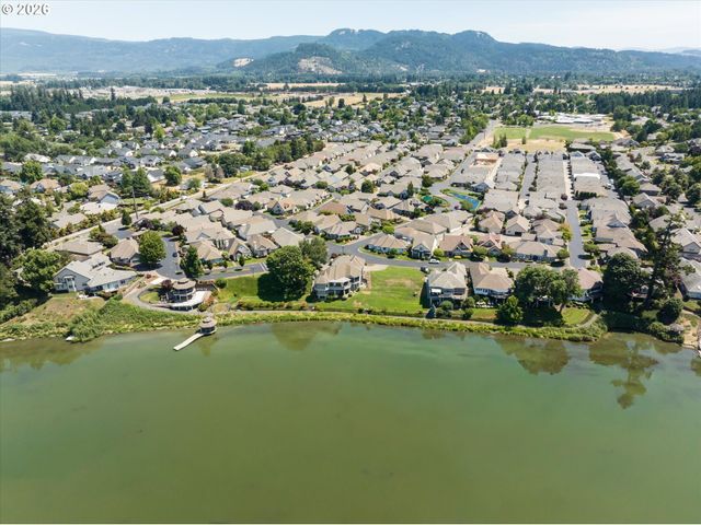 2063 LAKE WIND Dr, Eugene, OR 97408