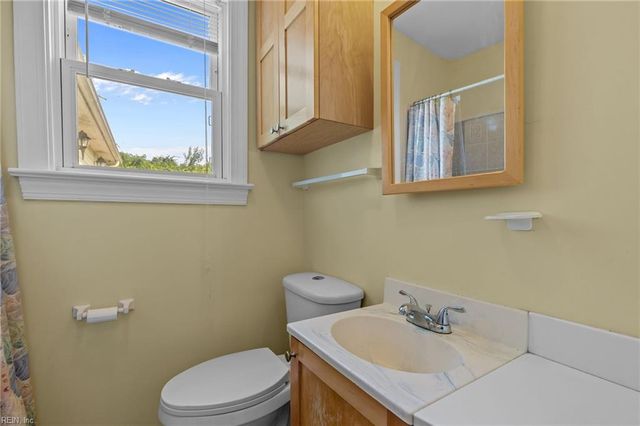 8820 London ST, Norfolk, VA 23503
