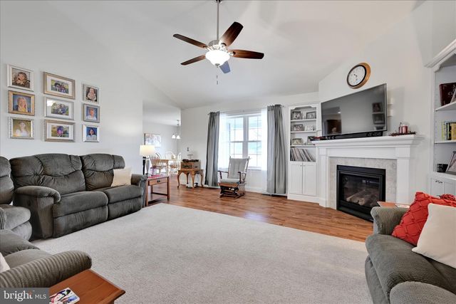 413 SUNRISE DR, Fredericksburg, PA 17026