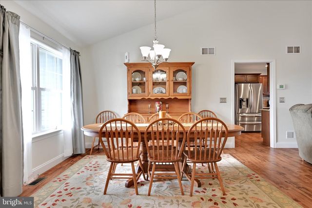 413 SUNRISE DR, Fredericksburg, PA 17026